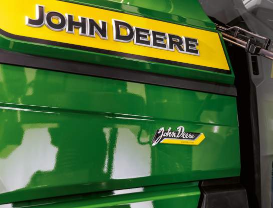 John Deere представив оновлені трактори 6M, 6R та 8R 